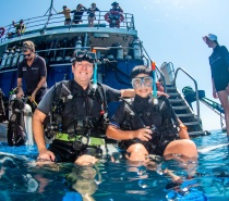 Intro dive on Reef Experience Day Tour