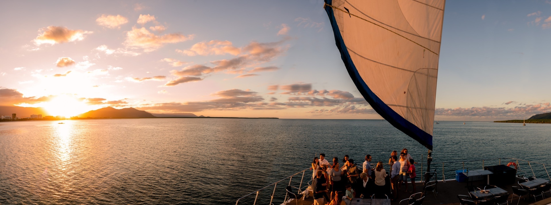 cairns sailing day trips