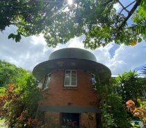 Our adorable little top hat.  The Doctors Quarters exterior.  