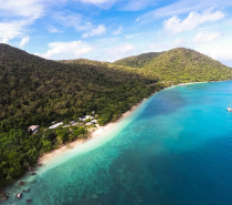 Fitzroy Island is surrounded by a beautiful fringing Reef system that forms part of the Great Barrier Reef Marine Park.