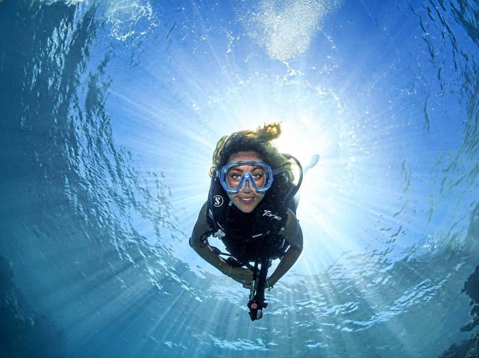 Scuba diving on the Evolution Day Tour from Cairns