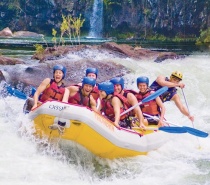 Each raft at the Tully river is controlled by a highly trained river guide, who teaches you the correct techniques during the day, and who will share with you the history and wonders of this magnificent landscape which few get to see.