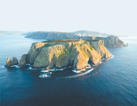 tasman island boat tour