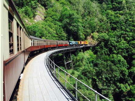 train tour qld