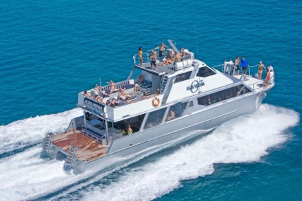 boat tours in cairns