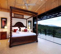 The Cassowary ~ Master Suite 1