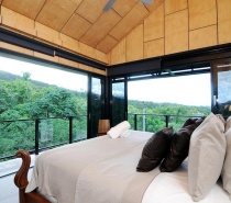 The Cassowary ~ Master Suite 3