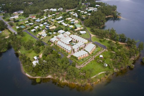 ABOUT TINAROO LAKE RESORT