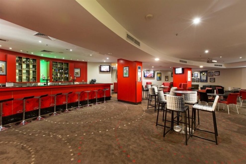 Restaurant & Bar