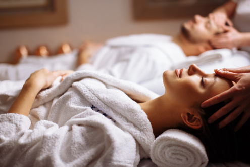 Premium spa in Cairns. we provide Spa massage. You take care of inside and outside body with hydrotherapy and Gold therapy.