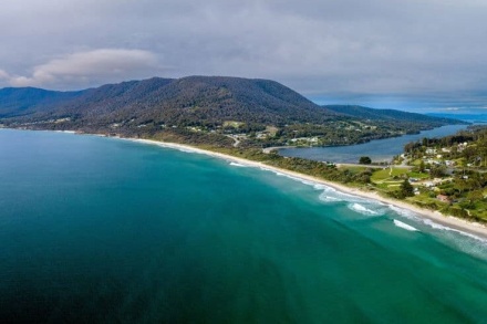 Wineglass Bay & Freycinet Day Tours from Hobart