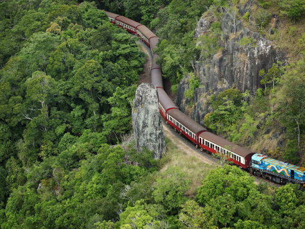 train tour qld