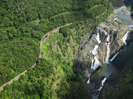 train tour qld