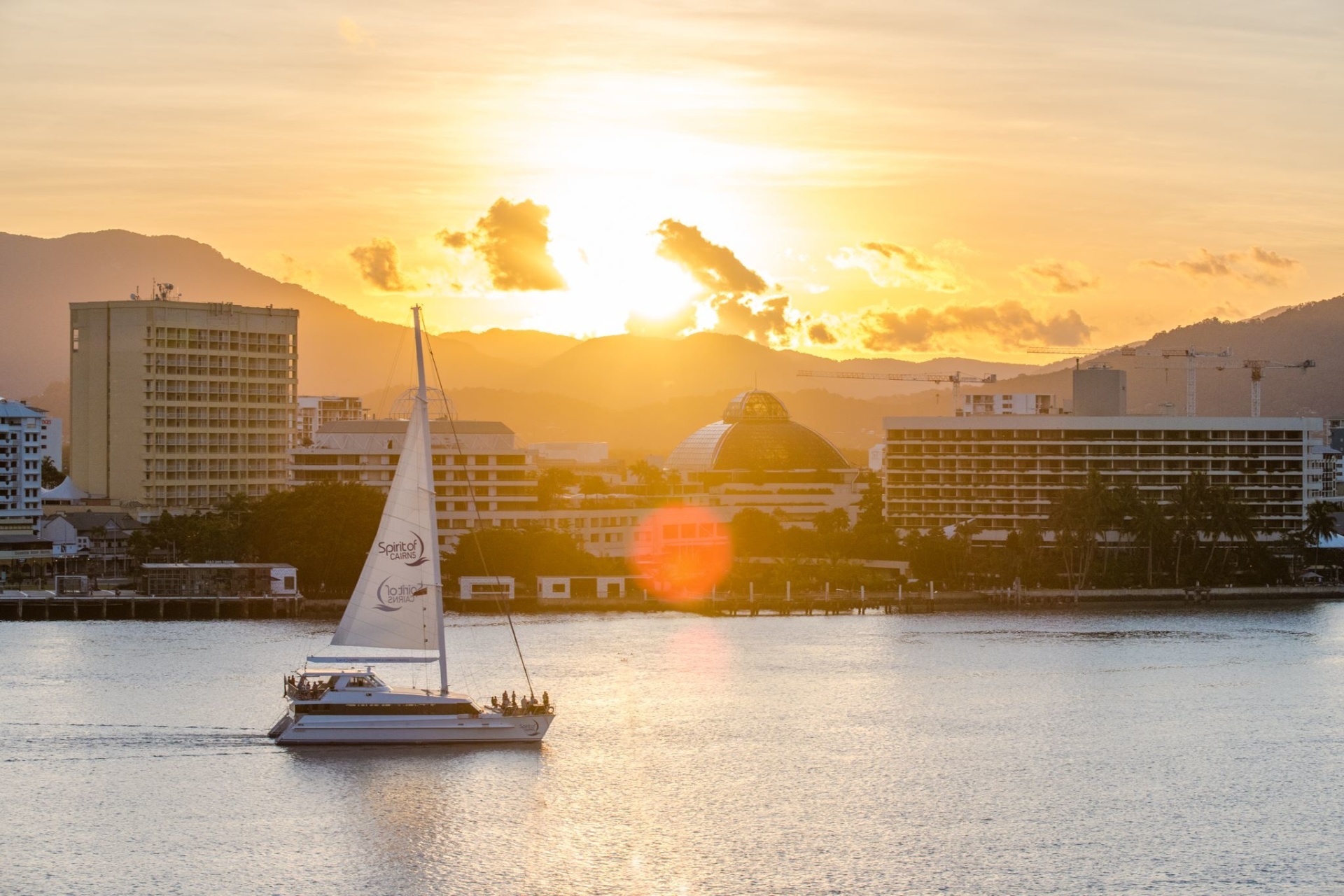 cairns sailing tours