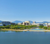 Landscape view of the city of Cairns, Queensland.